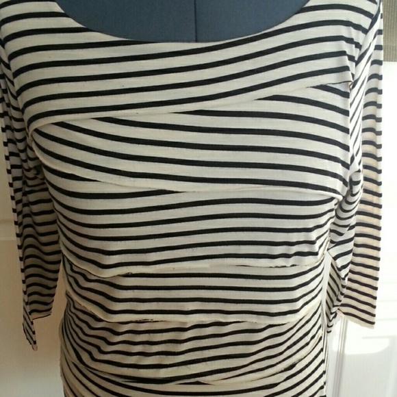 🎶 Verve Striped Top - Picture 2 of 3